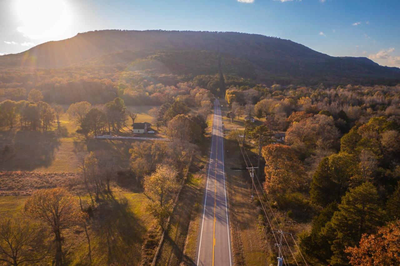 Villa Nebo'S Foot, Hiking And Biking Escape With Game Shed Dardanelle Esterno foto